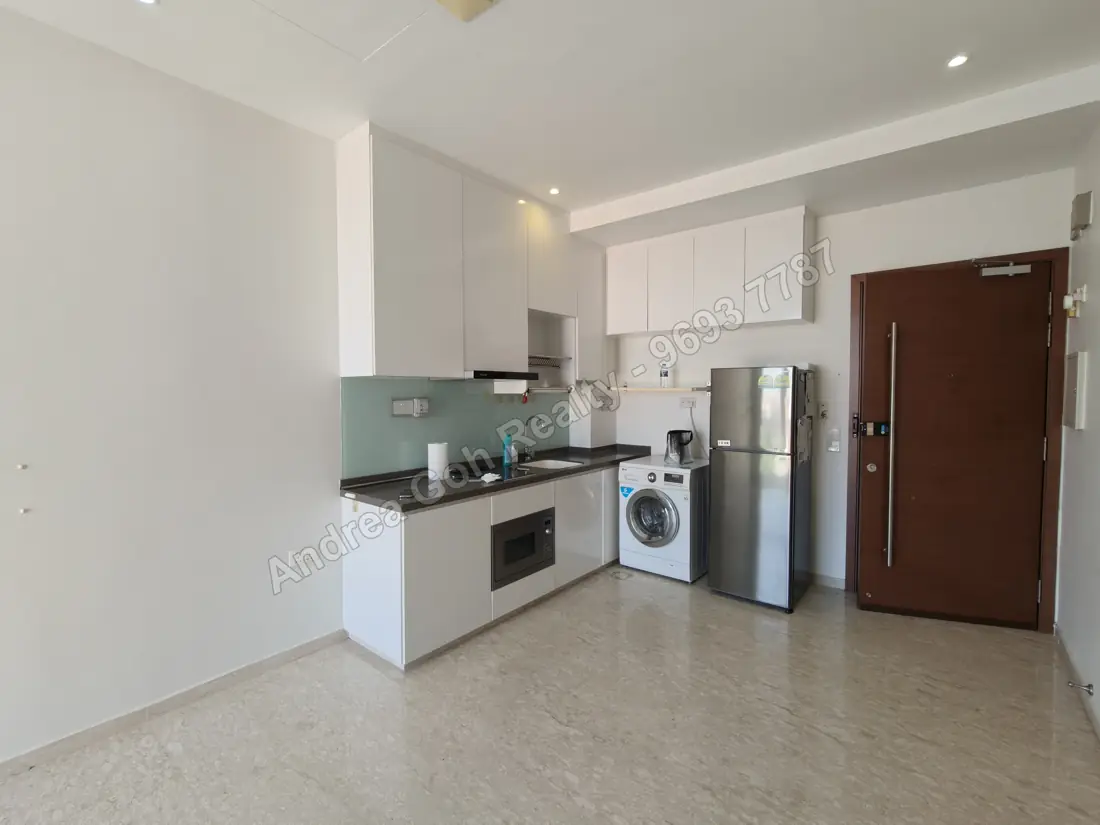 Full kitchenette - oven, hob, fridge and washer